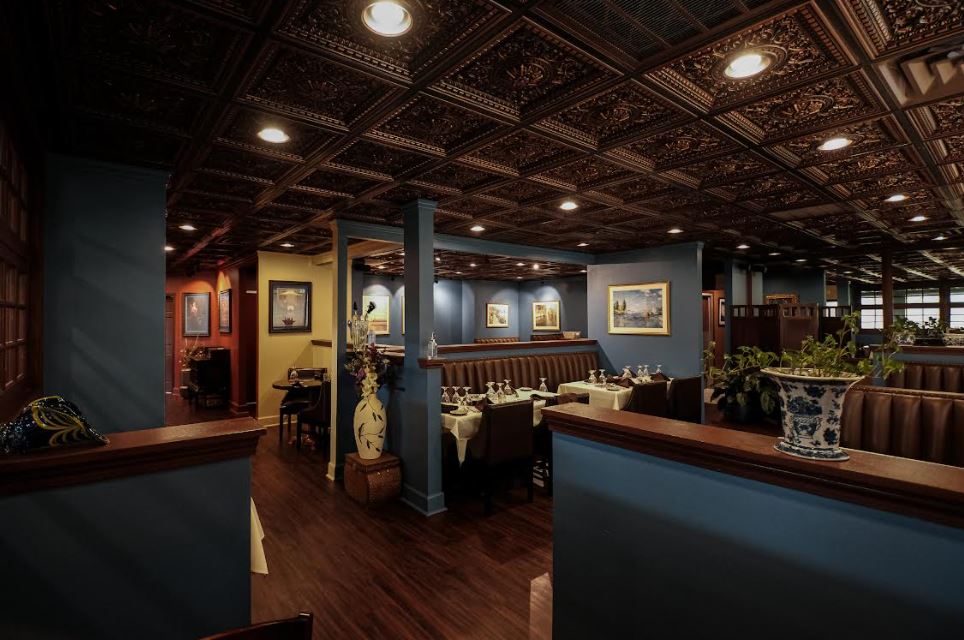 Grayson's Steak and Seafood offers fine dining for food lovers in