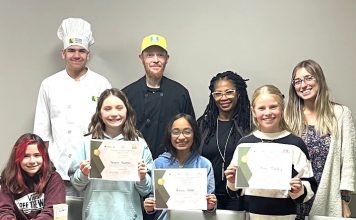 Participants in the Fayette 4-H bake-off scholarship. Photo/Fayette County.