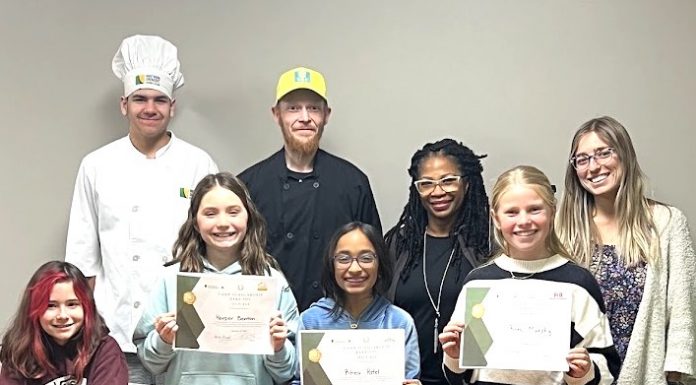 Participants in the Fayette 4-H bake-off scholarship. Photo/Fayette County.